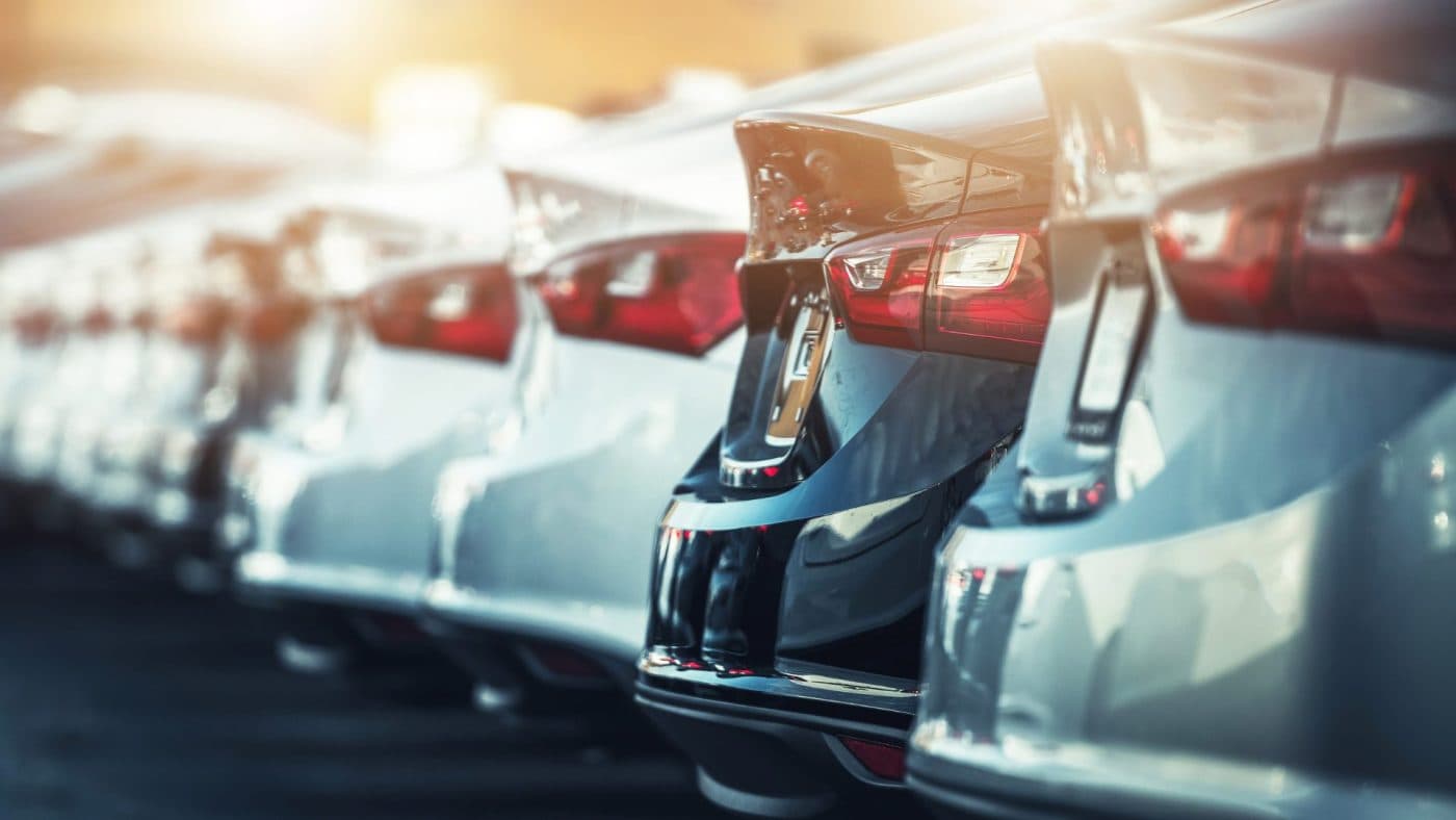 Auton myynti autoliikkeeseen – mitä kaikkea on hyvä huomioida?